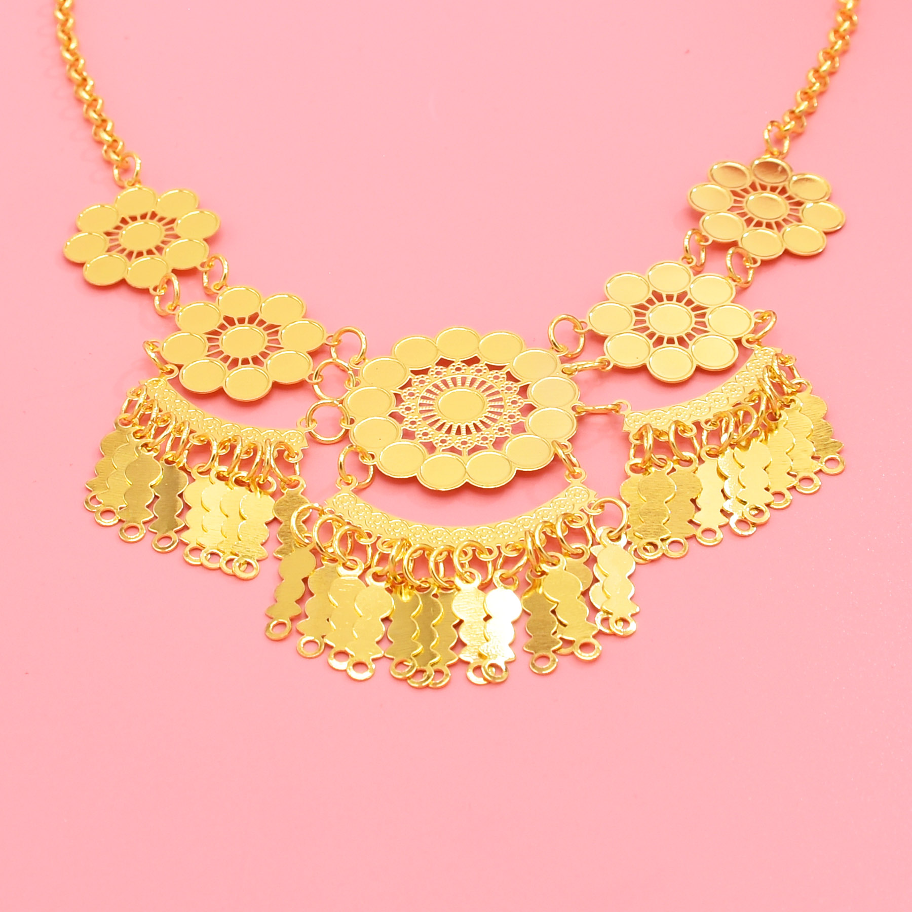 Hollow Carving Flower Pendants - Ethnic Fashion In Dubai 评论和价格